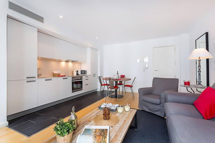 Barcelona - 1 BR Apartment 2nd Floor - HOA 421500
