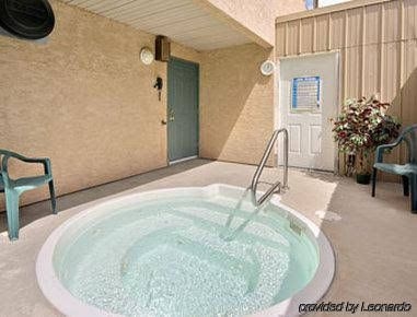 Super 8 Motel - Sicamous0