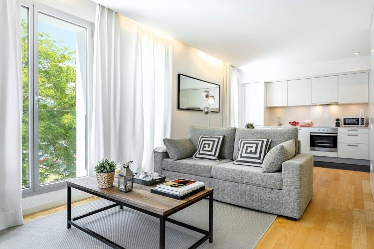 Barcelona - 1 BR Apartment Shared Terrace with Swimming Pool - HOA 421510
