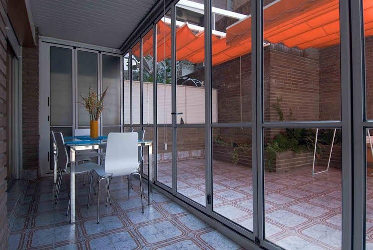 Valencia Apartments0