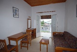 Pythari Apartments0