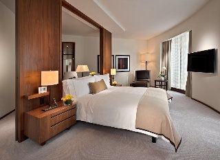 Langham Place, Fifth Avenue3