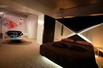 Sixty Hotel0