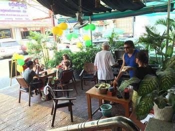 Flamingos Hotel & Restaurant Bar0