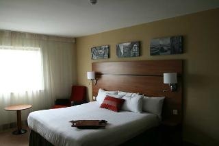 Holiday Inn Express Birmingham Star City4