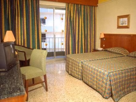 TOPAZ APARTMENTS3