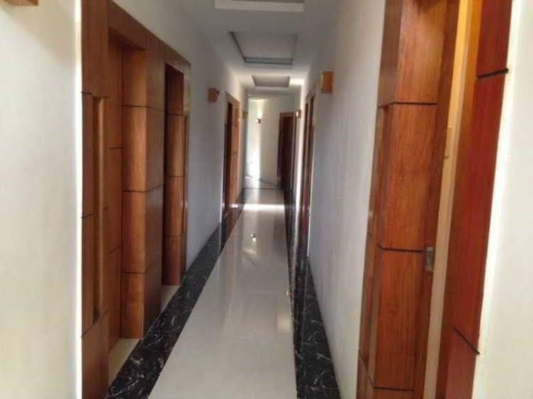 Lux Apartelle0