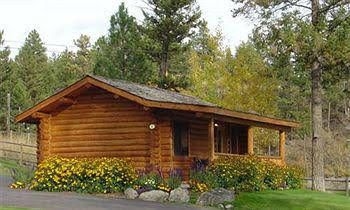 Somer's Bay Log Cabin lodging0