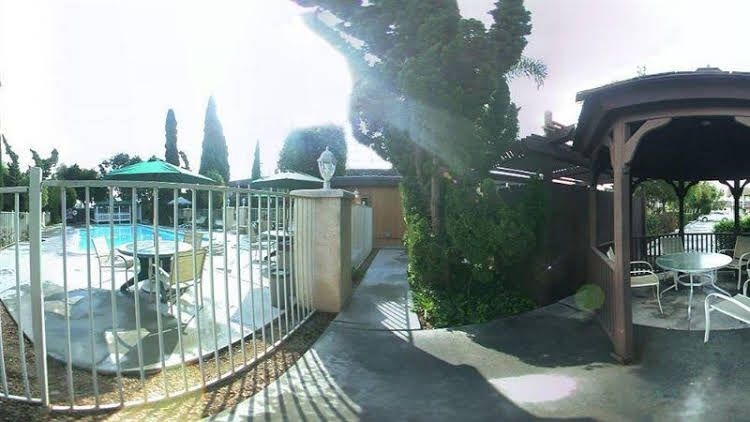 Super 8 Motel - Costa Mesa/Newport Beach Area0