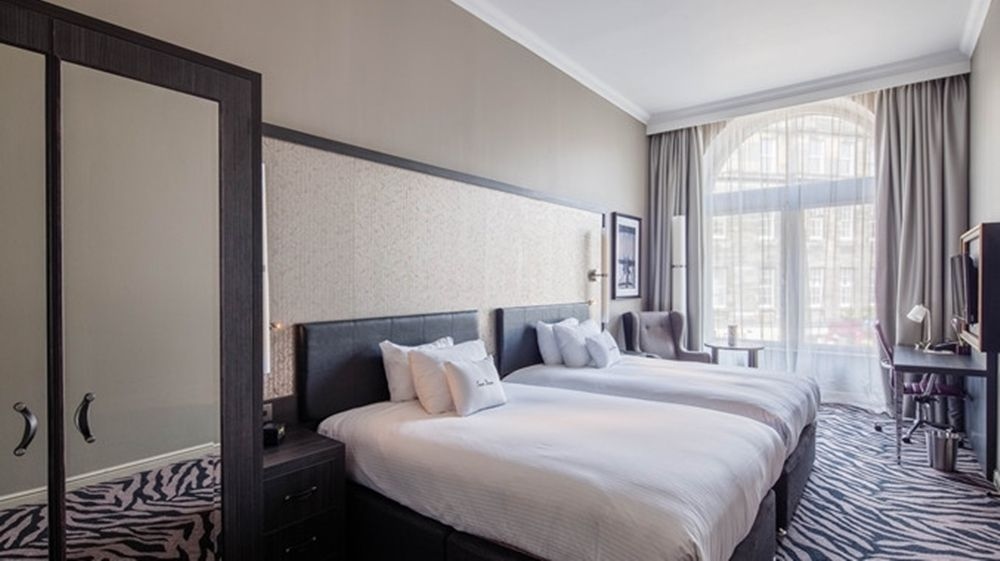 Mercure Point Hotel & Conference Centre2