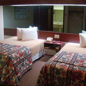 Longvue Inn And Suites Wellsvi0