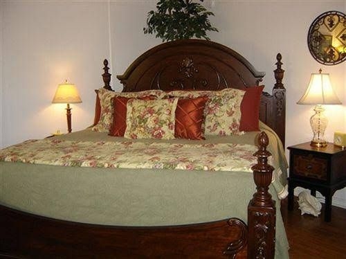 The Saragossa Inn0
