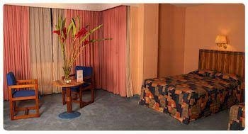 Hotel Sharon0