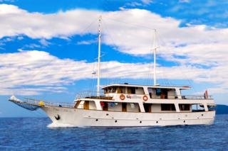 Cruise from Trogir on M/S Otac Nikola1