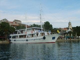Cruise from Trogir on M/S Otac Nikola3