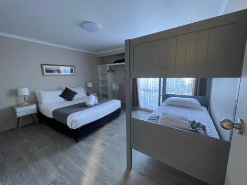 Kings Point Retreat3