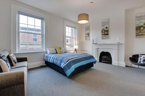 Portsea Place2