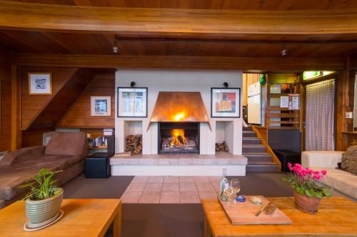 Aneeki Ski Lodge0