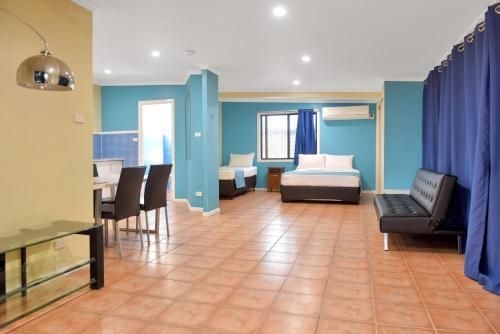 Adobe Motel2