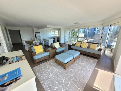 Surfers Chalet1