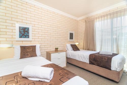 ซานตาเฟ่ โมเทล และยูนิตพักตากอากาศ (Santa Fe Motel and Holiday Units)1