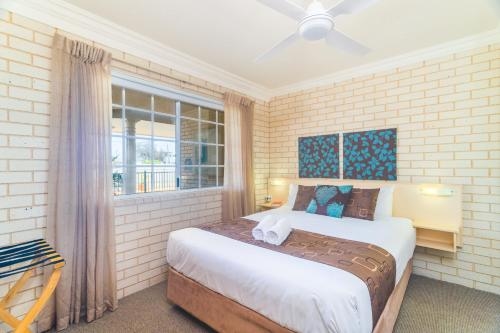 ซานตาเฟ่ โมเทล และยูนิตพักตากอากาศ (Santa Fe Motel and Holiday Units)4