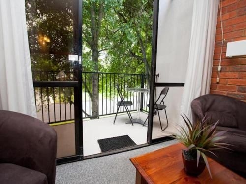 Connells Motel & Serviced Apartments0