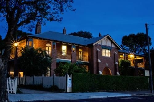 Old Parkes Convent0