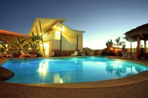 Mayfair Motel0