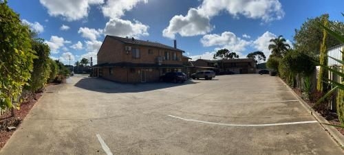 Pooraka Motor Inn1