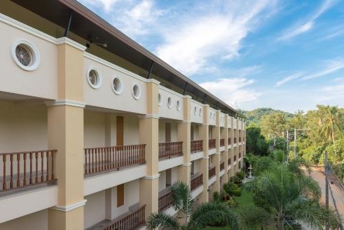 โรงแรมเดอะวินด์มิล ภูเก็ต (The Windmill Phuket Hotel)1