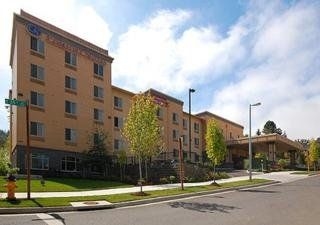 Comfort Suites Eugene1