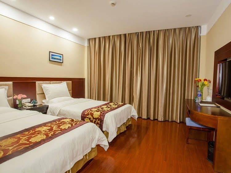 กรีนทรี อินน์ (Greentree Inn)1