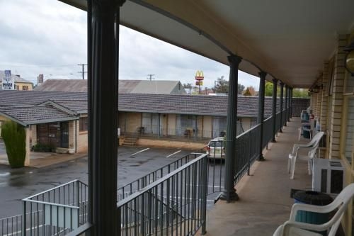 Adrian Motel1