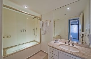 HB Hotels Ninety4