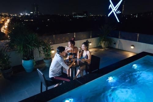 เดอะ เอ็กซ์ตรีม โฮเต็ล (The Xtreme Hotel)3