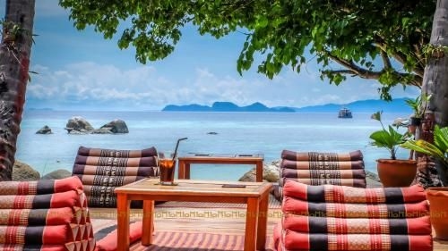 เท็นมูน หลีเป๊ะ รีสอร์ท (Ten Moons Lipe Resort)1