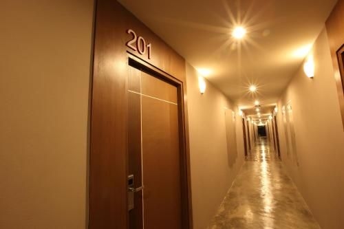 เดอะ พลับพลา เซอร์วิส อพาร์ตเมนท์ (The Plubpla Serviced Apartment)1
