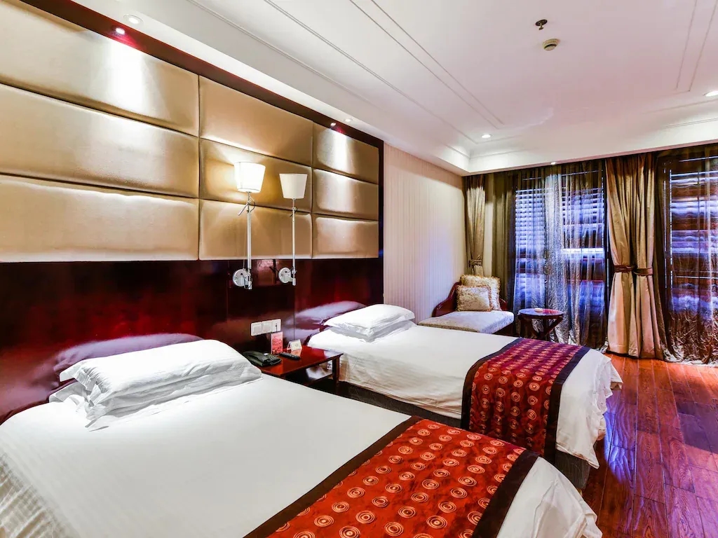 โรงแรมเซเว่น เฮเว่น (Seventh Heaven Hotel)3