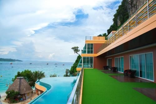 Phi Phi Cliff Beach Resort0