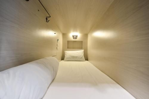 The Cube Hostel Silom0