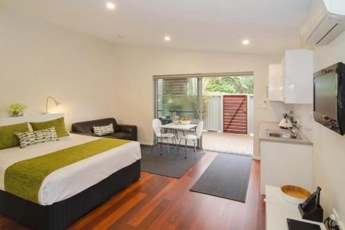 Margaret River Beach Studios0
