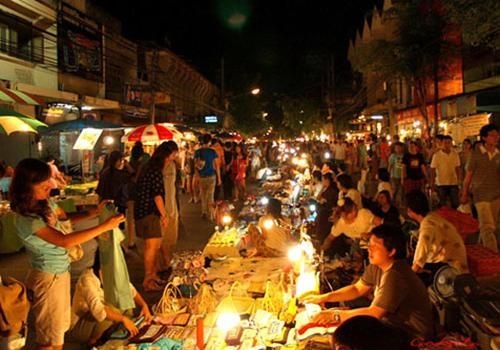 เซ็นโทร ซีเอ็นเอ็กซ์  (Centro CNX)1