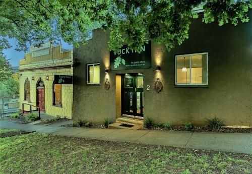 Tuck Inn Yarra Valley0
