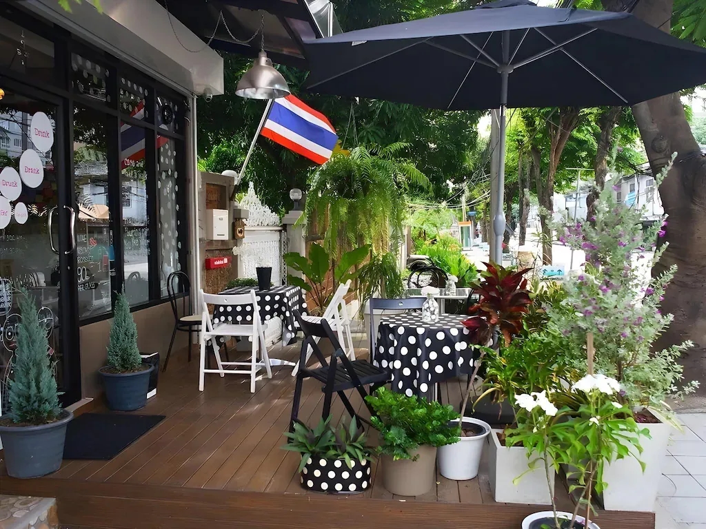 วีเอกซ์ เดอะ ฟิฟตี้ (VX The Fifty Hostel)1