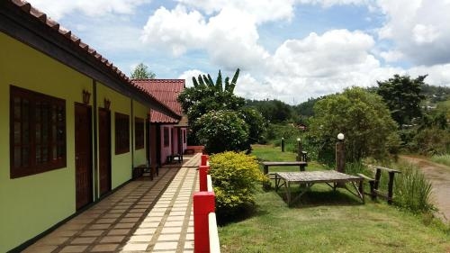อุ้มผางบุรี รีสอร์ต (Umphangburiresort)0