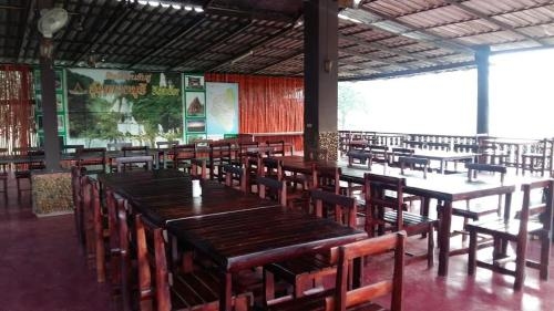 อุ้มผางบุรี รีสอร์ต (Umphangburiresort)3