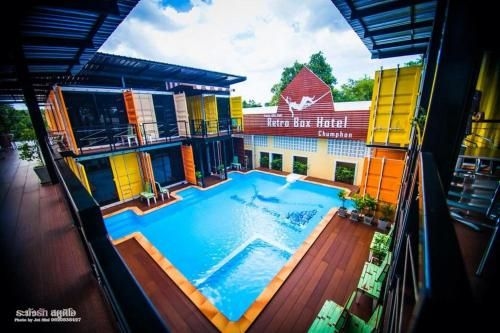โรงแรมเรโทร บ็อกซ์ (Retro Box Hotel)1