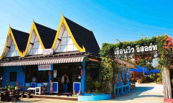 เรือนวิว รีสอร์ท (Ruen View Resort)1