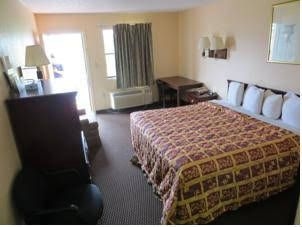 Rodeway Inn1